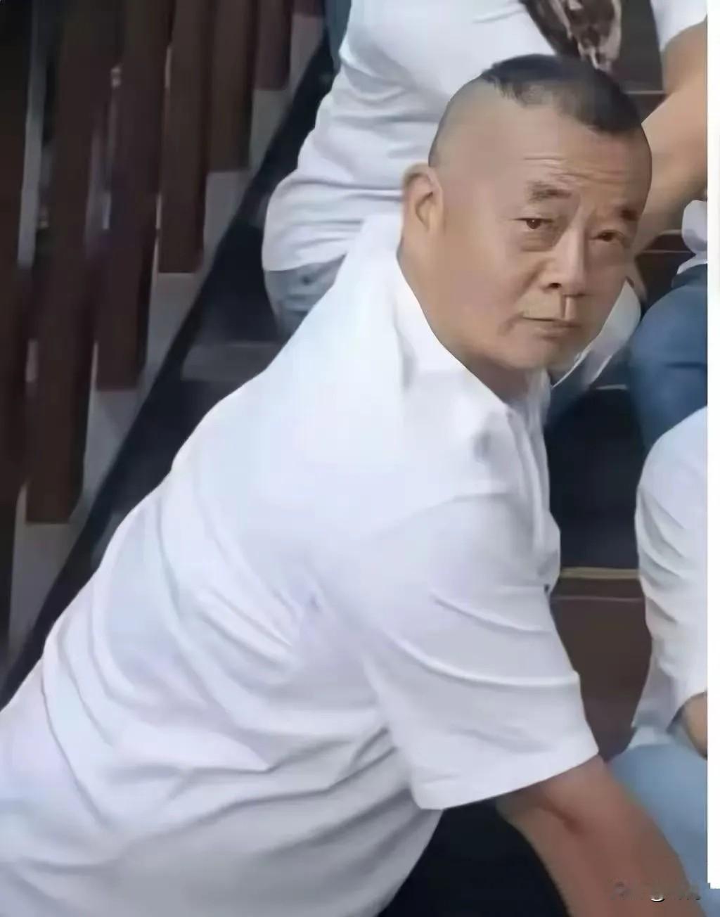 150块“买断”了他整个人的信用

大快人心！刷屏全网的新疆伊宁酒店游客纠纷事件