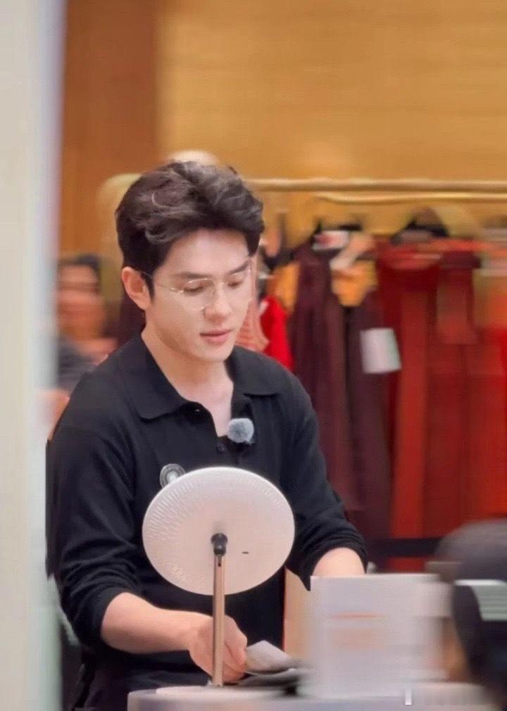 从搭档到合伙人，目标一致：努力搞钱，快乐退休😎尚雯婕李佳琦准备提前退休 合伙人