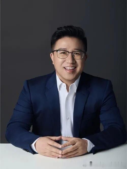 关海涛重回荣耀任职  老荣耀人关海涛回归！他曾在荣耀担任中国区CMO、电商部部长