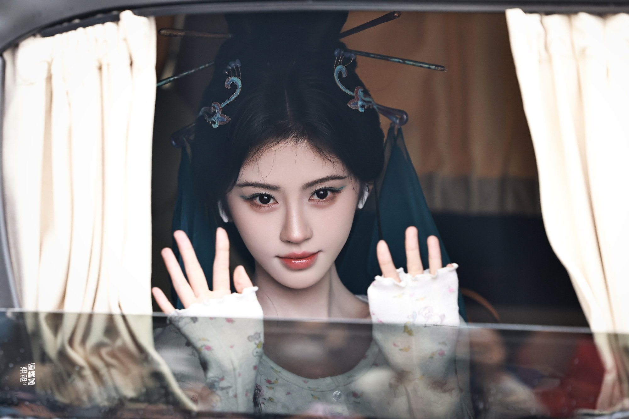 鞠婧祎姜黎非 jjy鞠婧祎千香 “当玫瑰降临的时候，神明就计划好这场名为救赎的相
