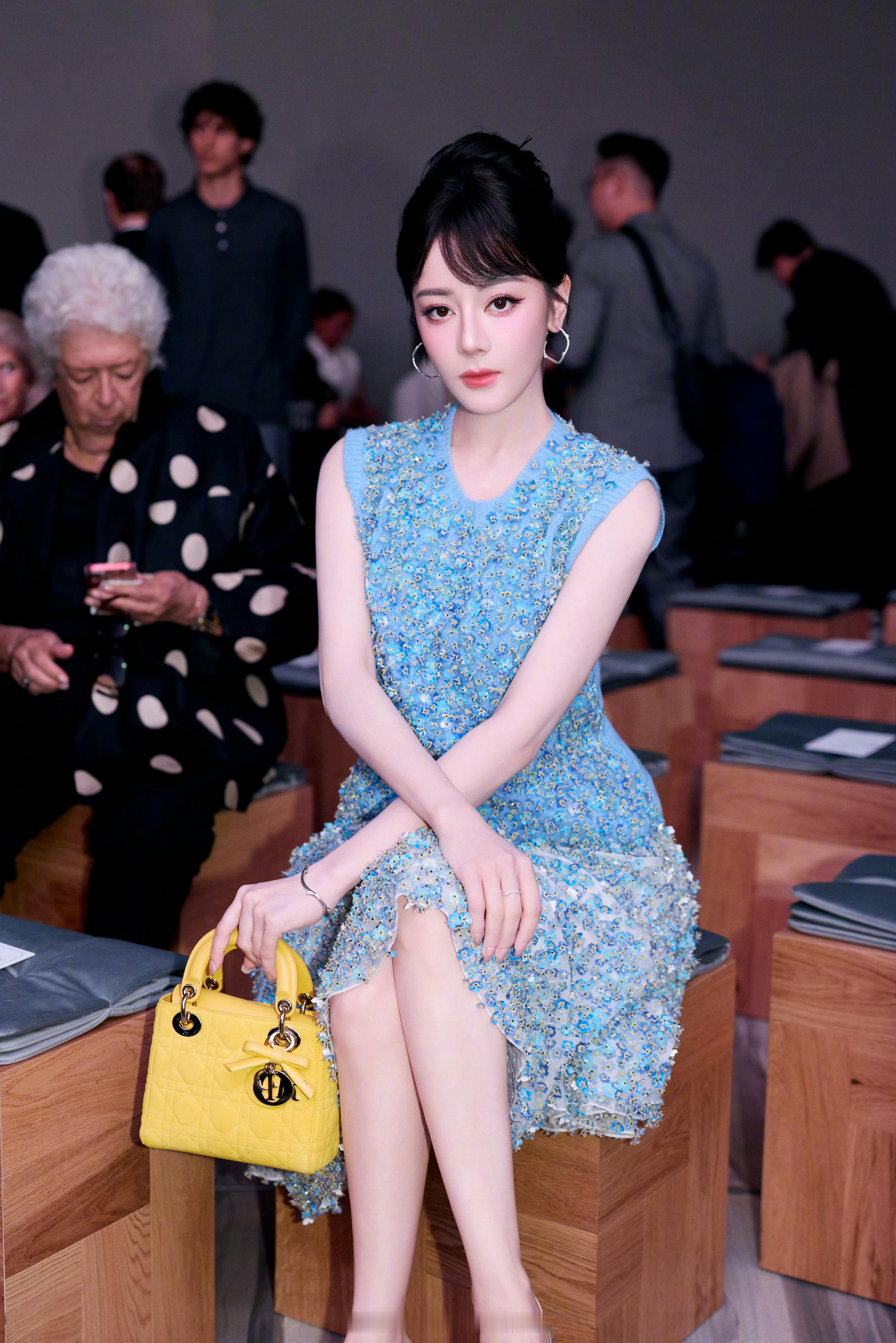 说到底粉丝怎么才能证明对偶像的爱让偶像出圈，做好的物料好的文案好的剪辑，每天变着