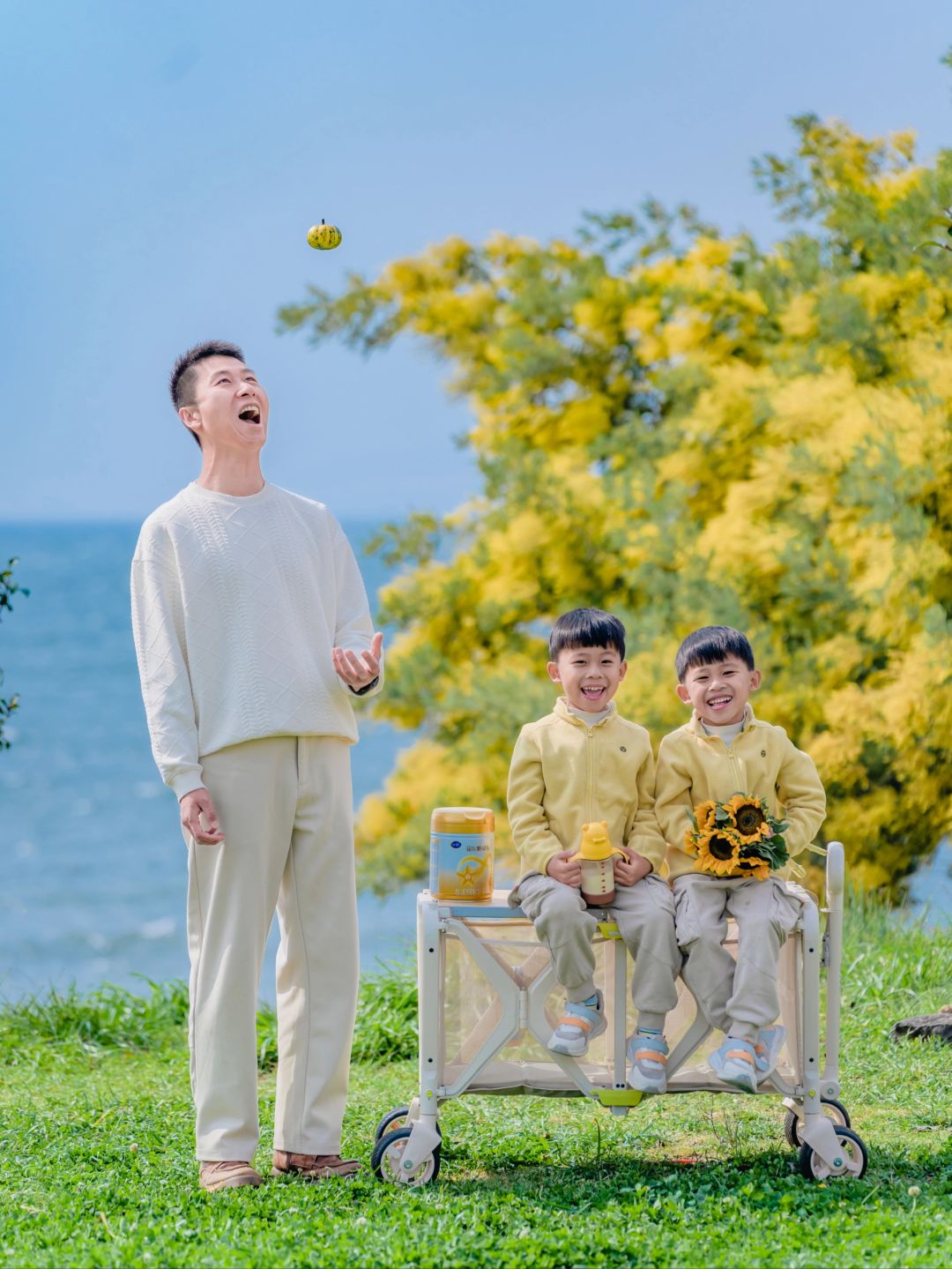 我老婆花很少的钱，把两个娃养得很好！