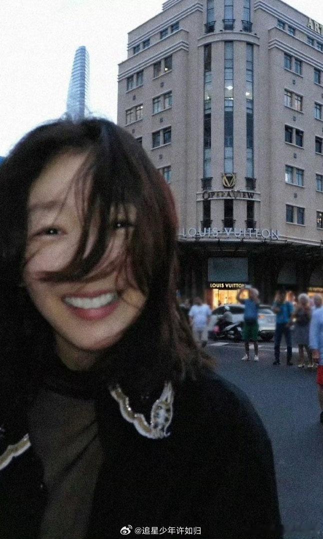 周冬雨圈内人缘周五晚高疯 周冬雨圈内人缘一直很好呀，只是网上黑她罢了 