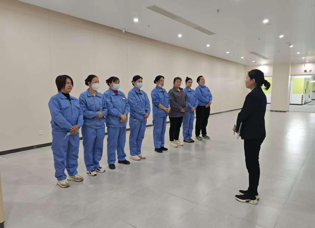 没有白大褂，却始终奔走在守护生命的路上。