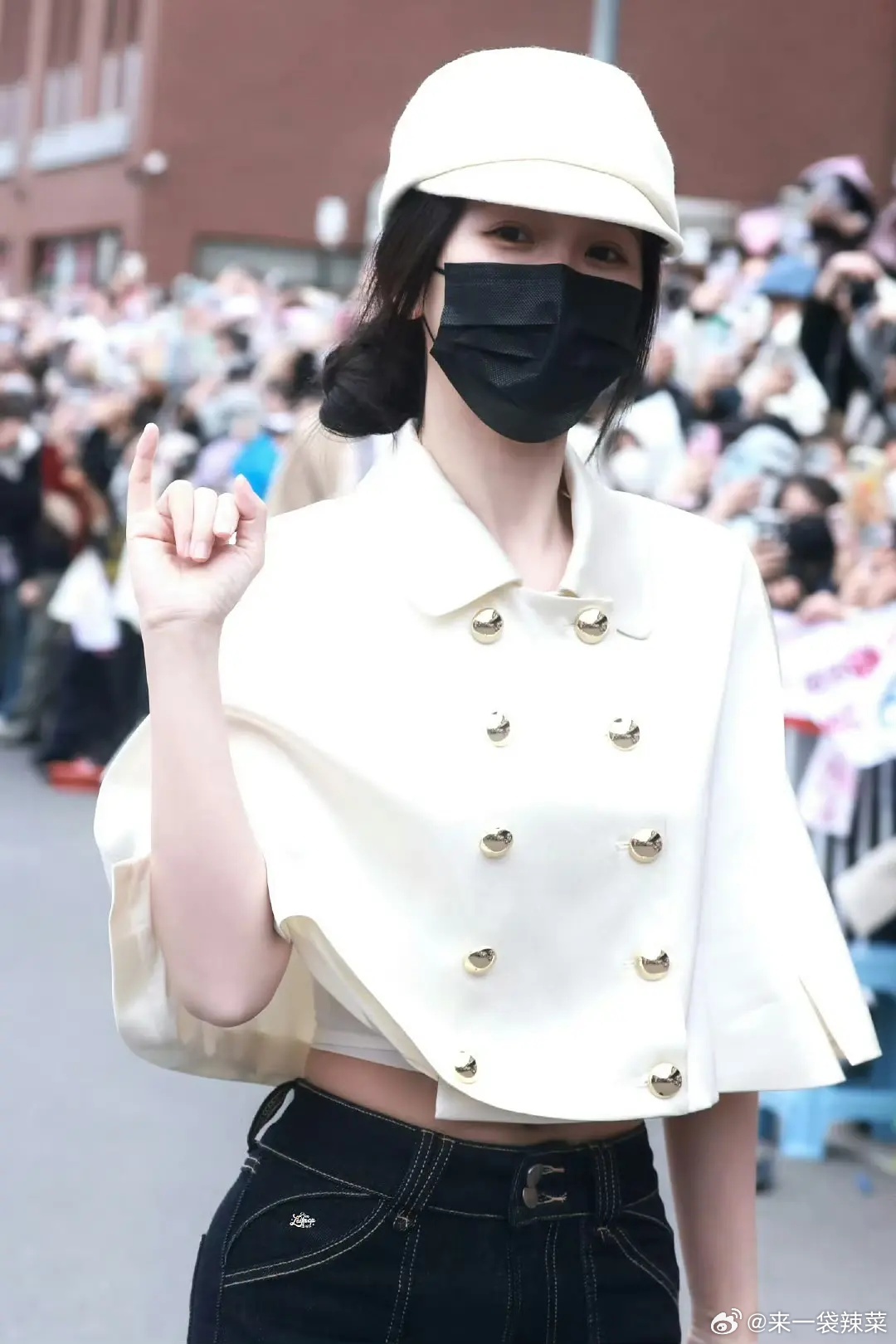 虞书欣《云初令》杀青大吉。今日解锁千金风，期待和云初主母早日相见 