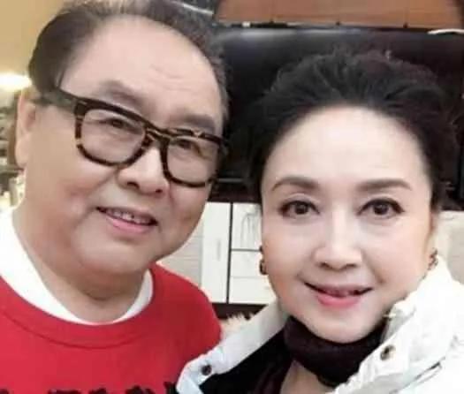 原来猪八戒娶的是嫦娥？戏里癞蛤蟆想吃天鹅肉，戏外抱得美人归！真是够圆满的啊！