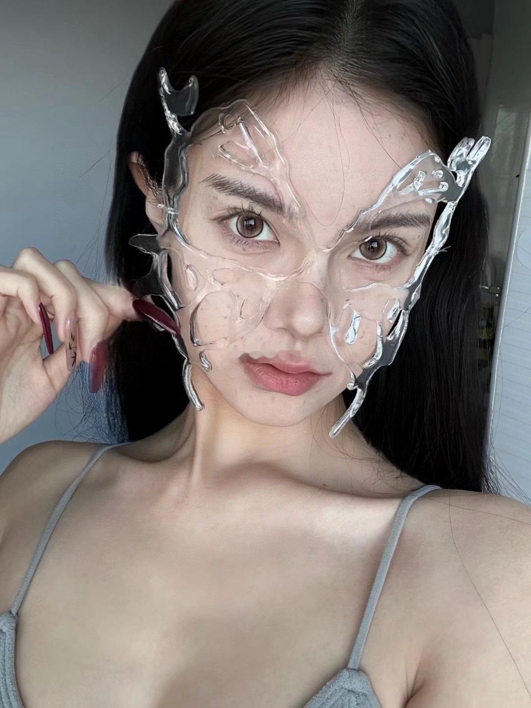 ：水嘟嘟超通透的月光露珠👀显得眼睛亮亮的✨超温柔日常通勤淡妆素颜都很不戳! 