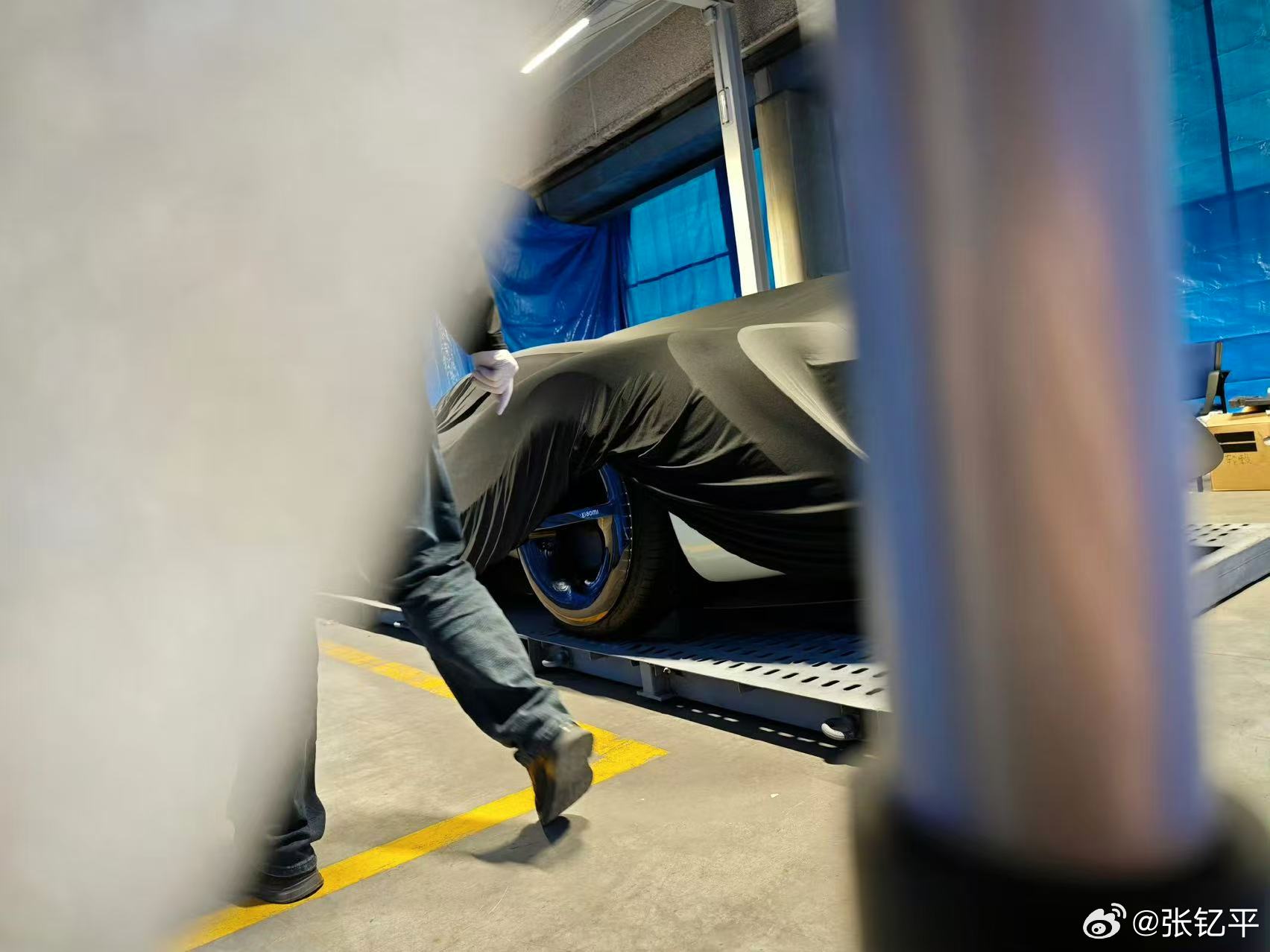 小米超跑看到有小伙伴，是给GT赛车做的游戏车，不知道准不准。 