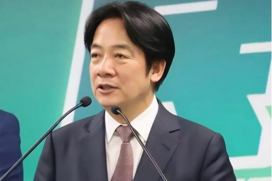 台湾全岛震怒！
 
眼下，台湾民众正陷入极度恐慌，因为每天吃的油竟是一级致癌物。