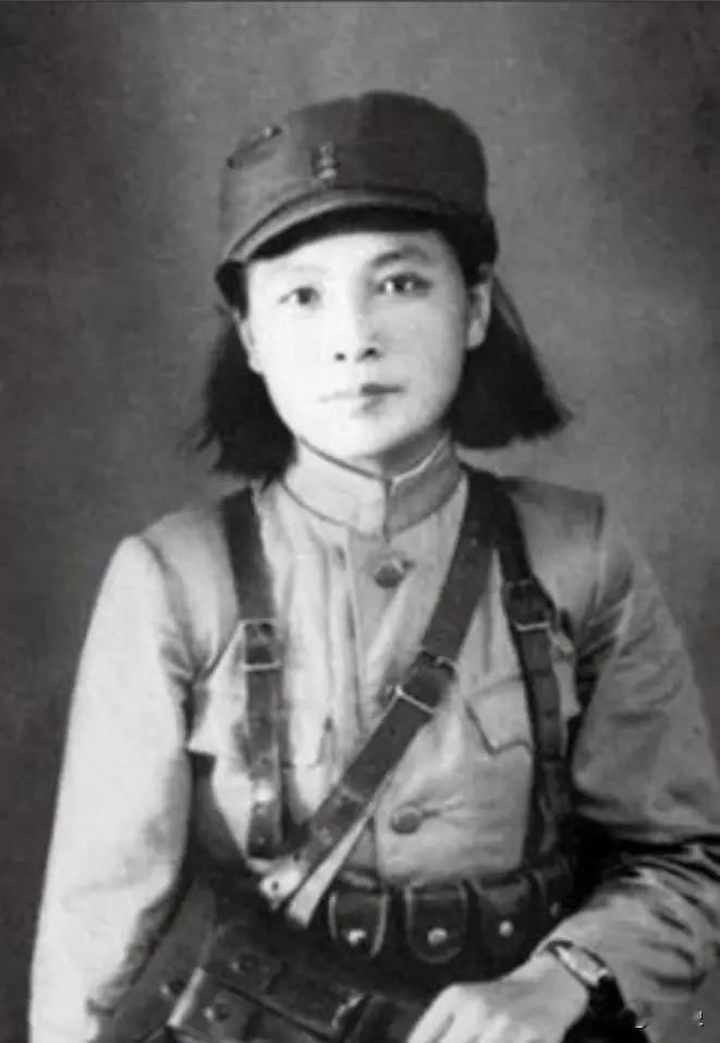 1948年冬，解放战争迎来决胜时刻，西柏坡迎来了这位深藏功名的革命前辈。凭借数十