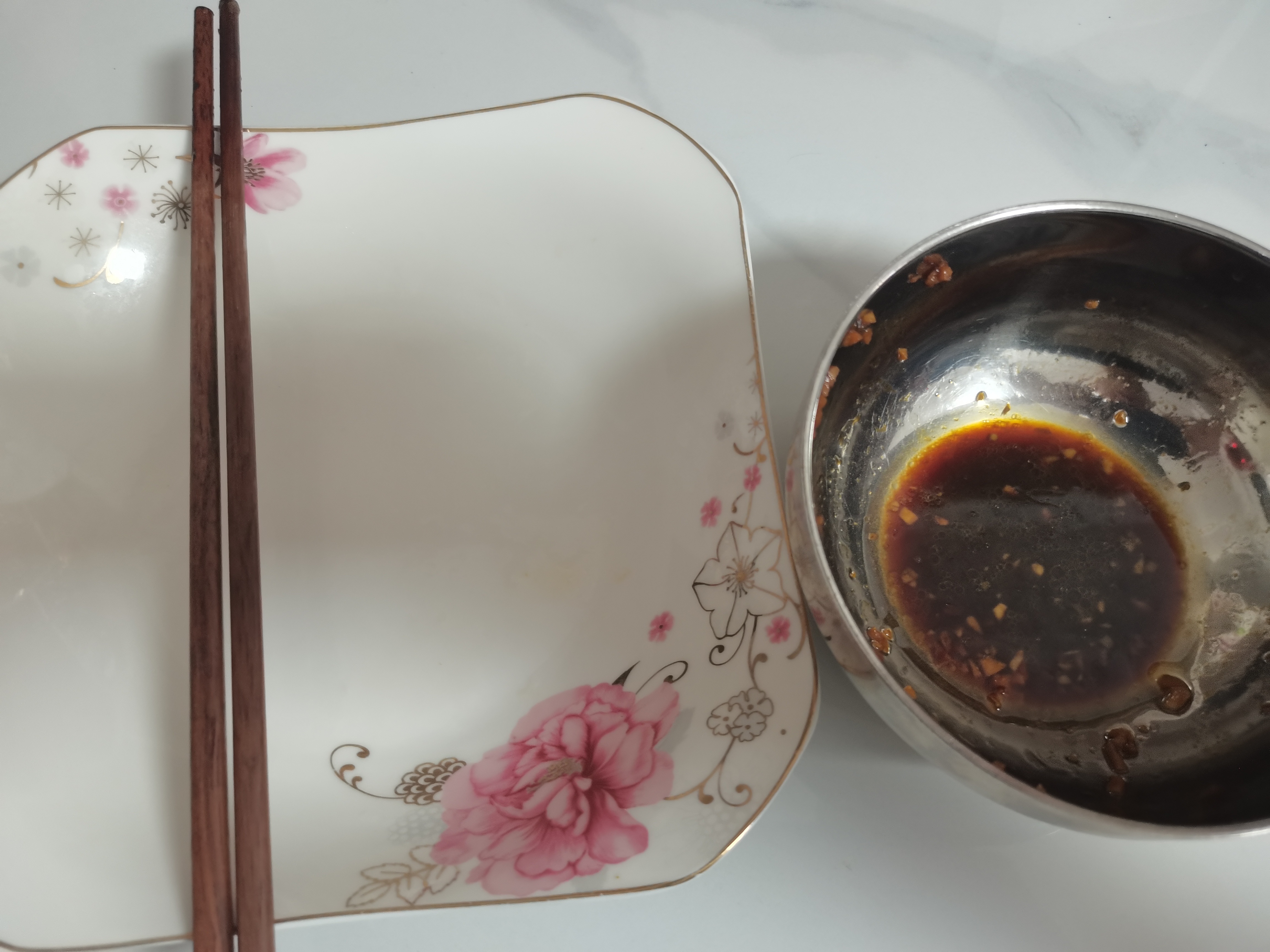 饺子蘸上这蒜子豉油料汁，简直美滋滋