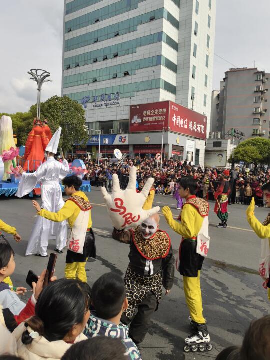 丰都庙会，拍个马屁，最后的麻辣鸡搞笑了