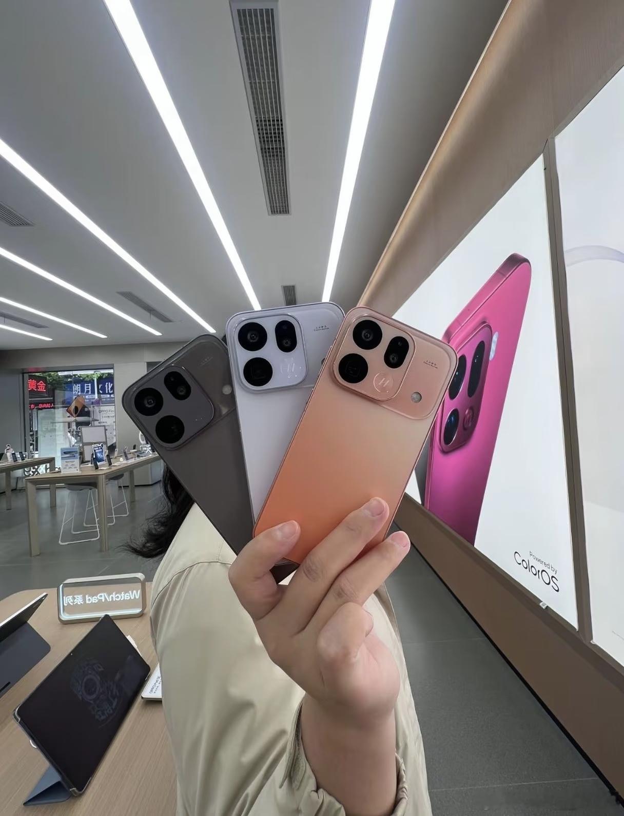 OPPO新机这个设计真的一言难尽啊。。 