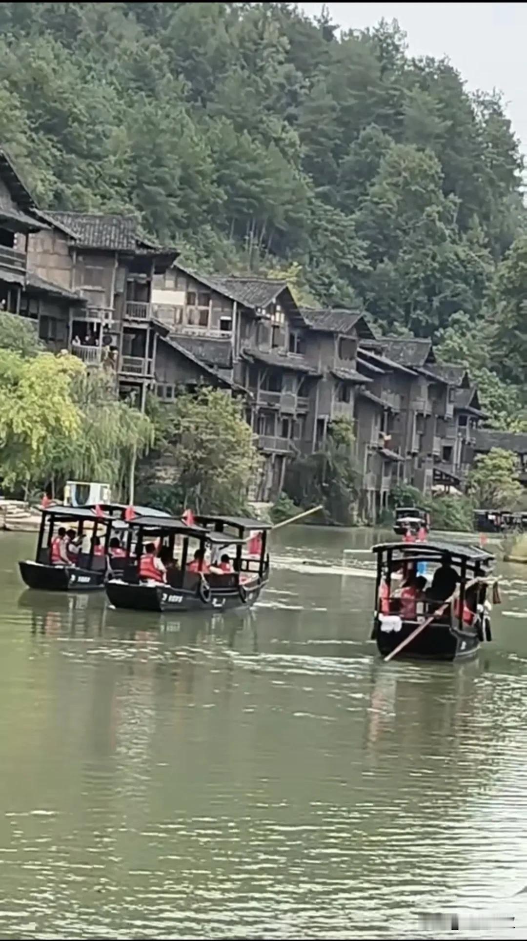 努力的最大动力，在于你可以选择你想要的生活，而不是被生活选择。