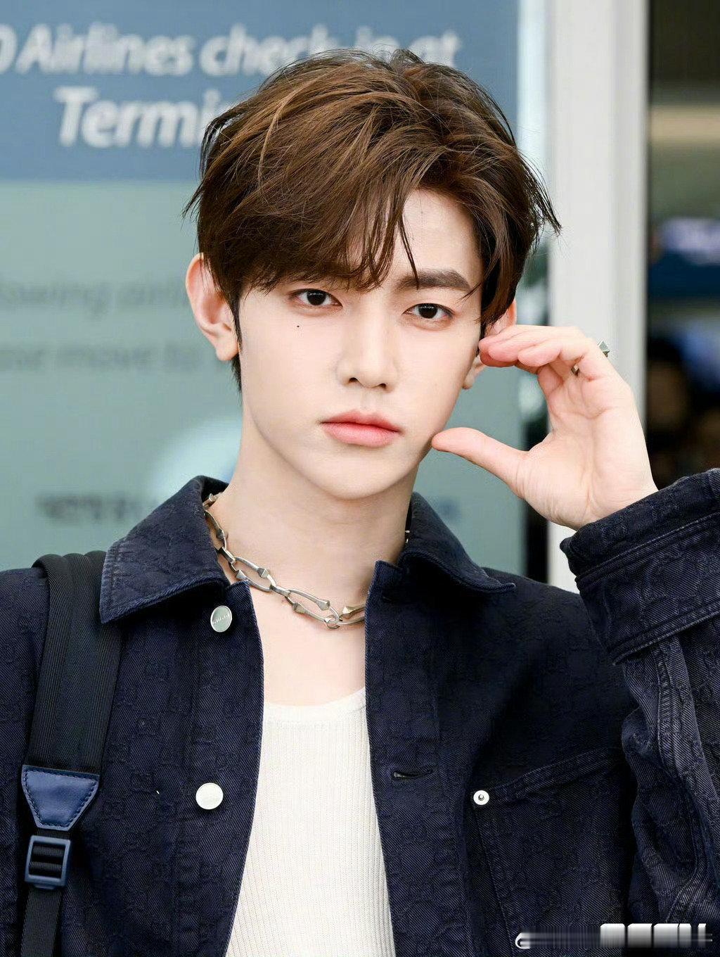 章昊今日机场出发意大利出席GUCCI时装秀 ​​​