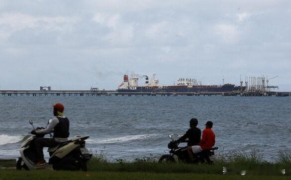 换旗、俄舰在旁仍被扣行动地点曝光

知情官员透露，这次扣押行动发生在冰岛附近海域