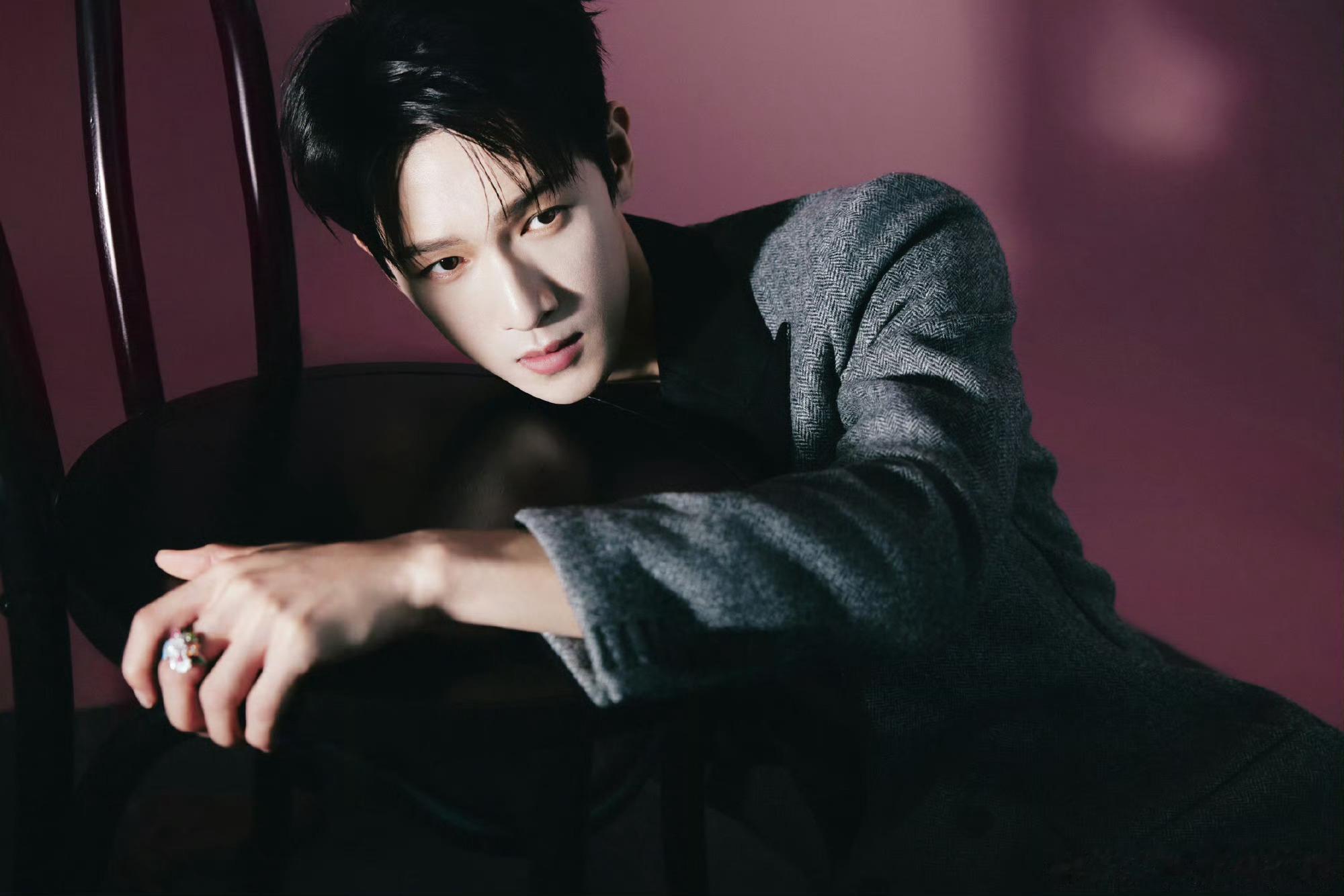 李昀锐迪奥美学李昀锐彩色项链李昀锐彩色项链，迪奥美学，真棒呀 