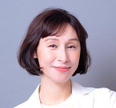 日本政界左翼代表人士长谷川羽衣子3月25日写道；“尽管发生了现役自卫官携带武器闯