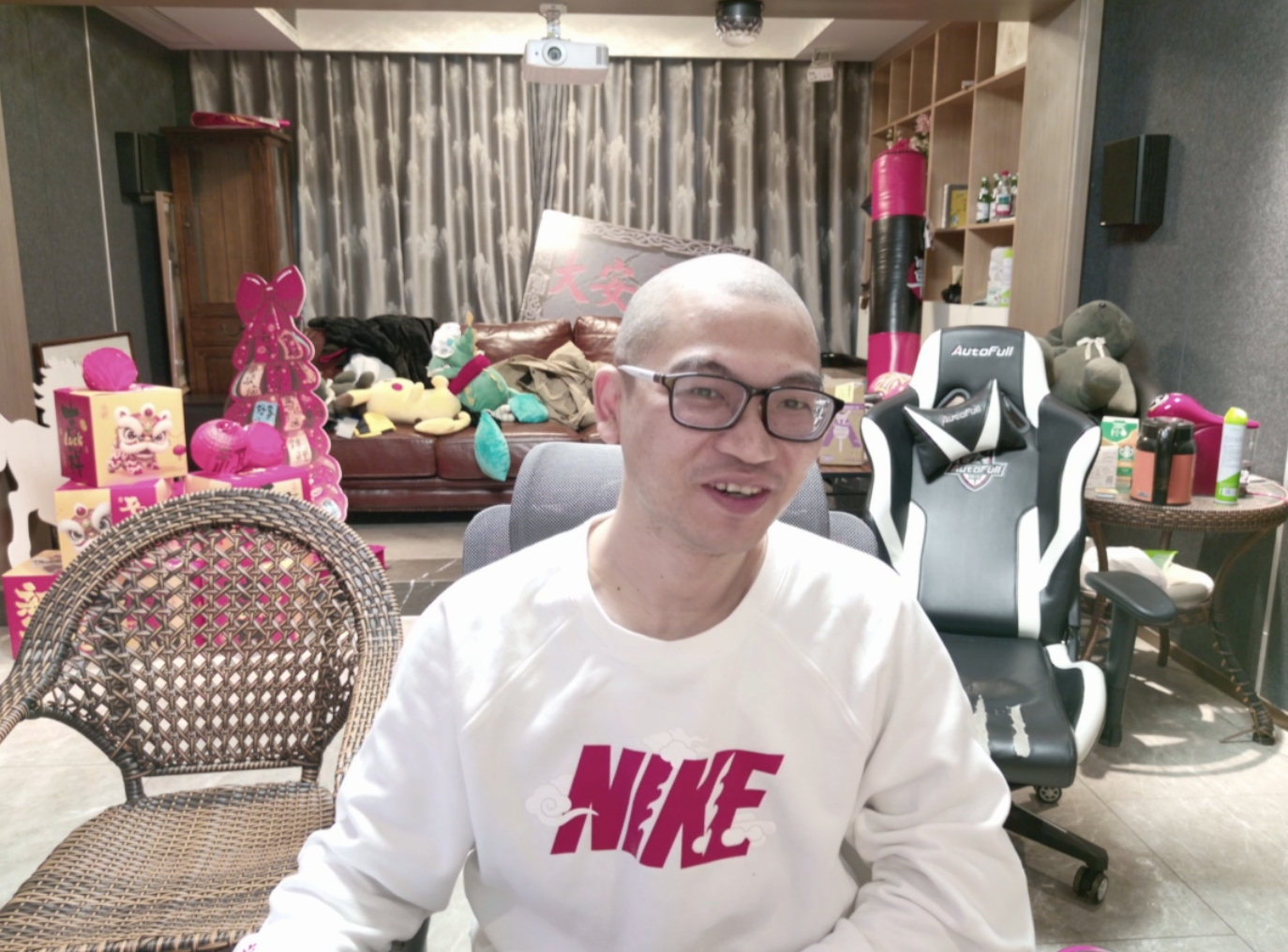 炉石传说 罗哥怎么秃了？ 