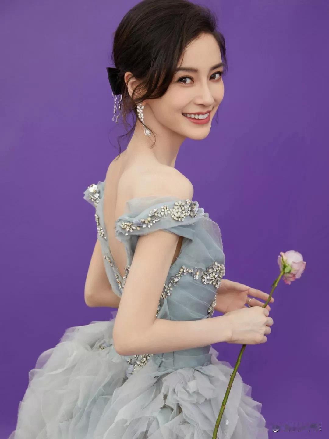 表面上很红！但却没有一个令人叫好的代表作，这5位明星很尴尬[玫瑰]

第1，迪丽