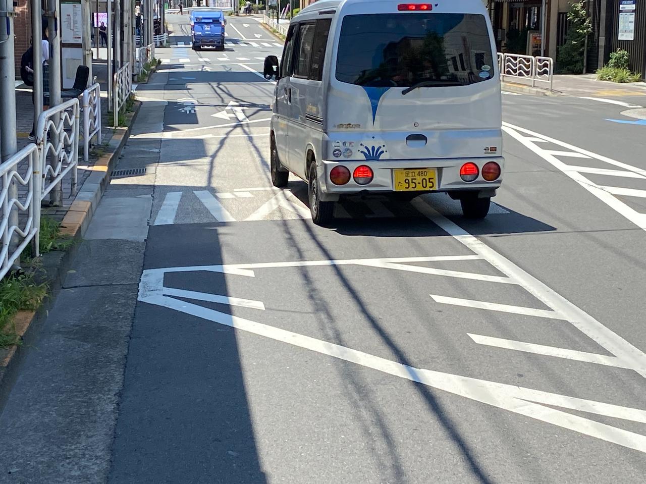 由于公司在建项目都在东京市区，所以需要频繁申请道路许可。
看着临时占路的情况下，