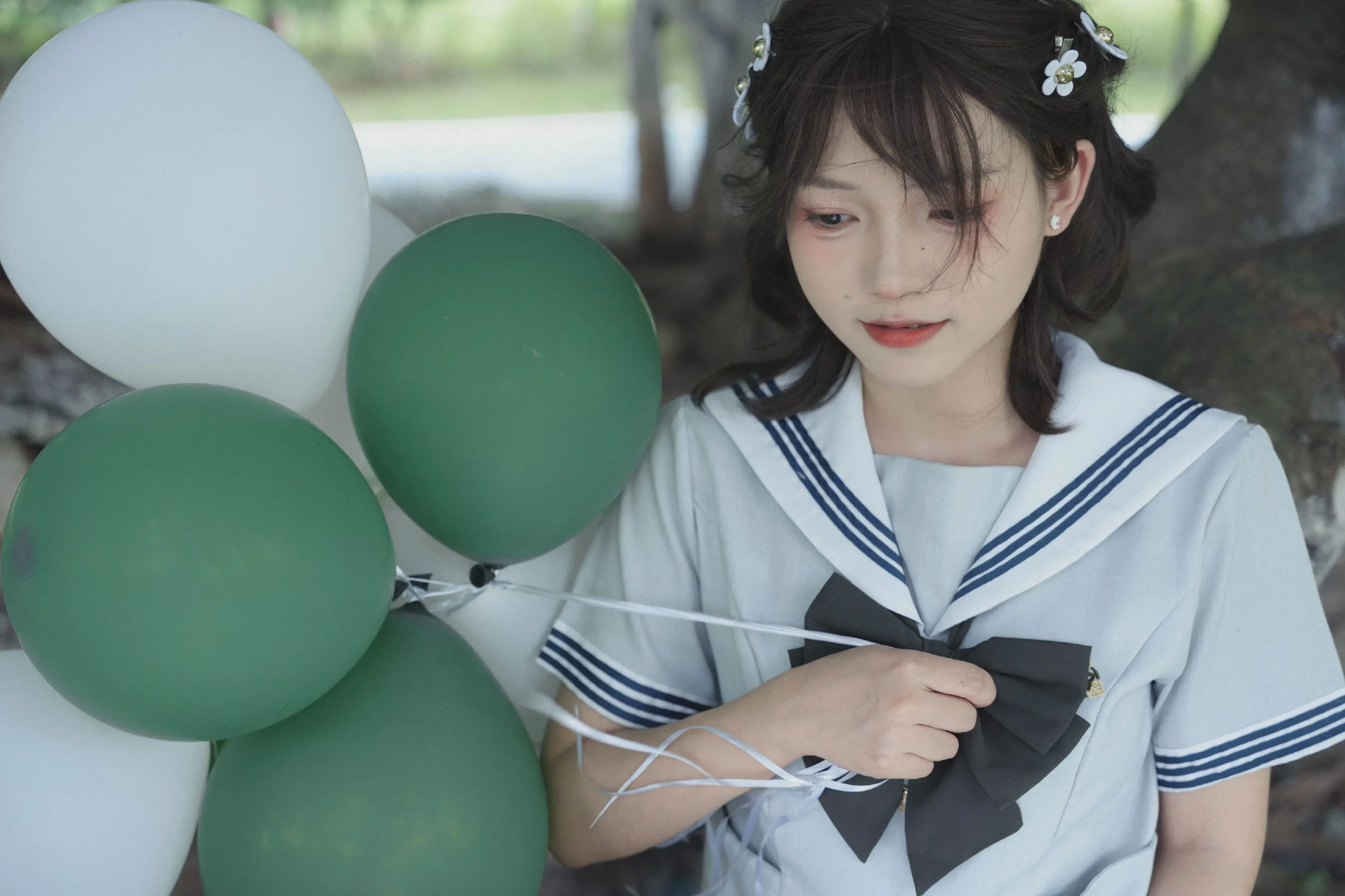 如果要形容夏日：那会是你路过时，连蝉鸣都放轻了呼吸
