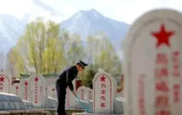 1947年3月1号，庆阳城破了。

胡宗南的部队分好几路扑过来，主力一头扎向陇东
