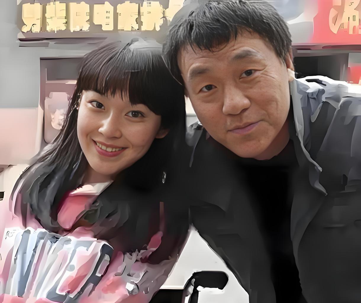 58岁何冰官宣要退休，27年婚姻零绯闻。
58岁何冰要退休？那个演活了宋慈和傻柱