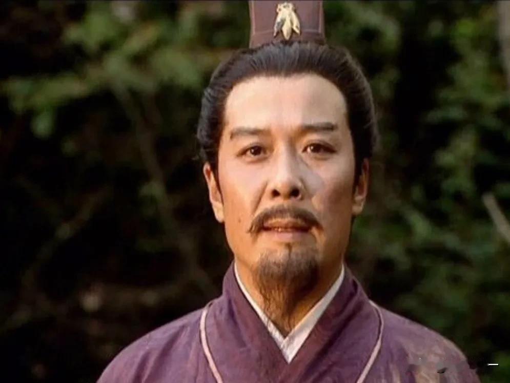 刘备败光家底，为什么不被称为昏君呢？
刘备倾蜀汉之全力发动夷陵之战，最终兵败，致