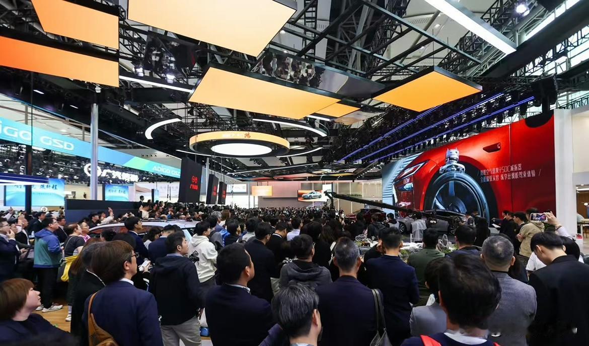 丰田铂智7已经开启预订，今天看去展台的人还是蛮多的，现场还有很多大博主气氛很不错