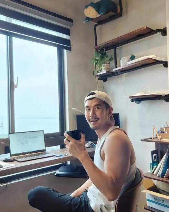 案头工作不止一面