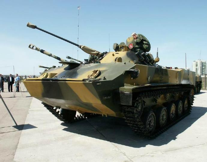 每天认识一件兵器 俄罗斯BMD-3伞兵战车BMD-3是苏联于20世纪80年代研发