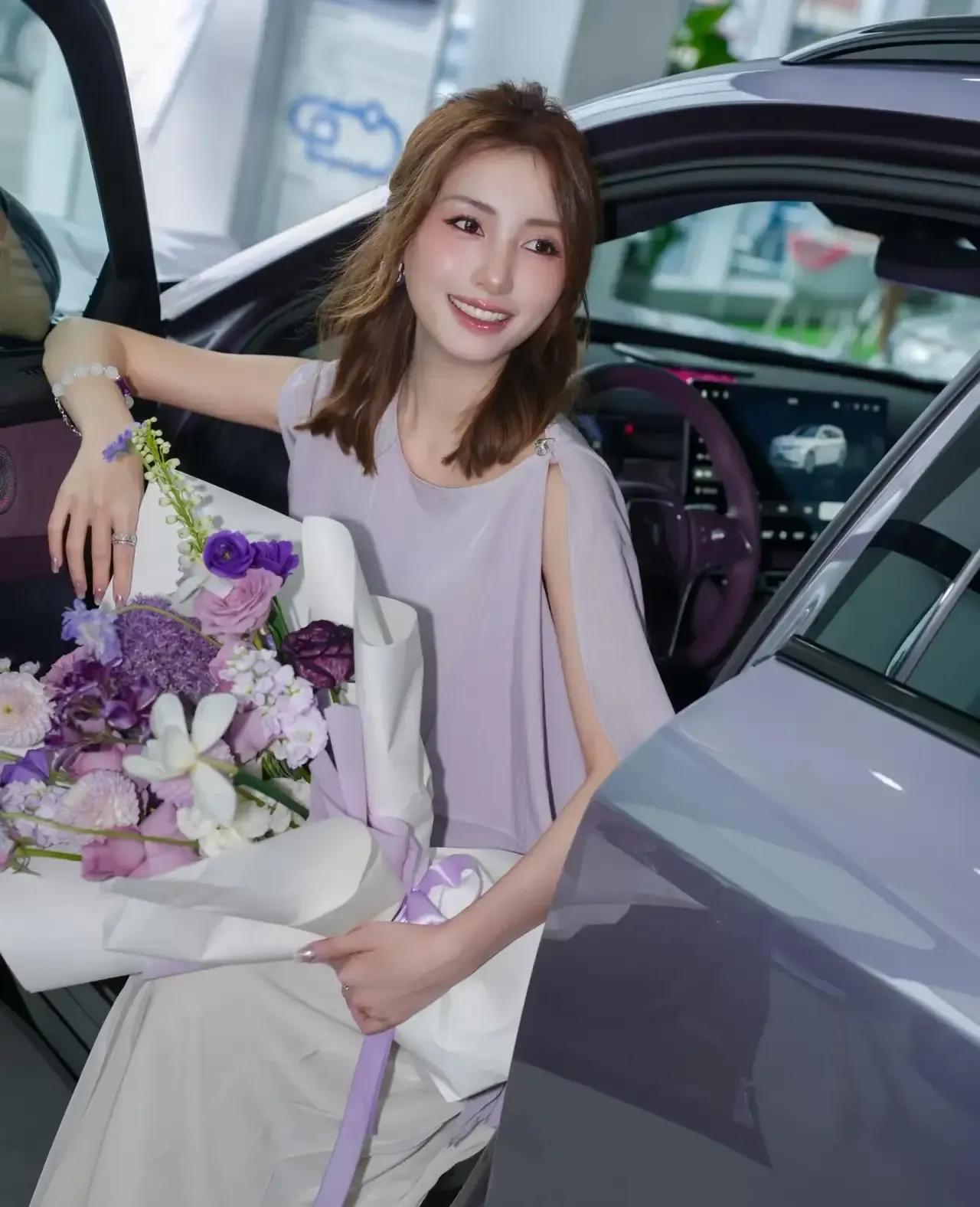 岚图FREE+以“三大真香定律”，将中大型SUV的竞争推向新维度。

 
其一，