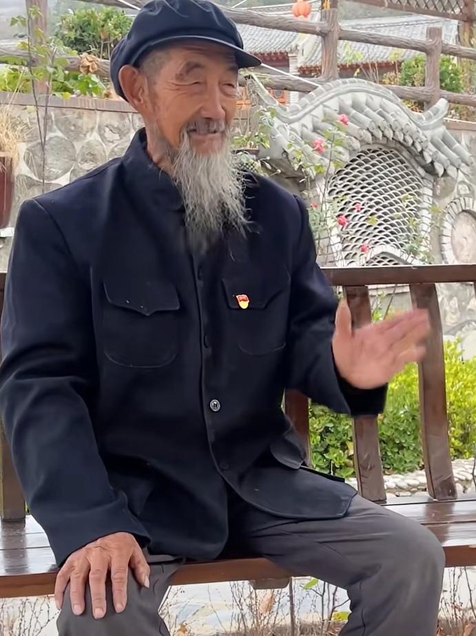 从我的经历要告诉年轻人，养胃最好的办法就是不要爆食爆饮。我们年轻的那个年代，难得