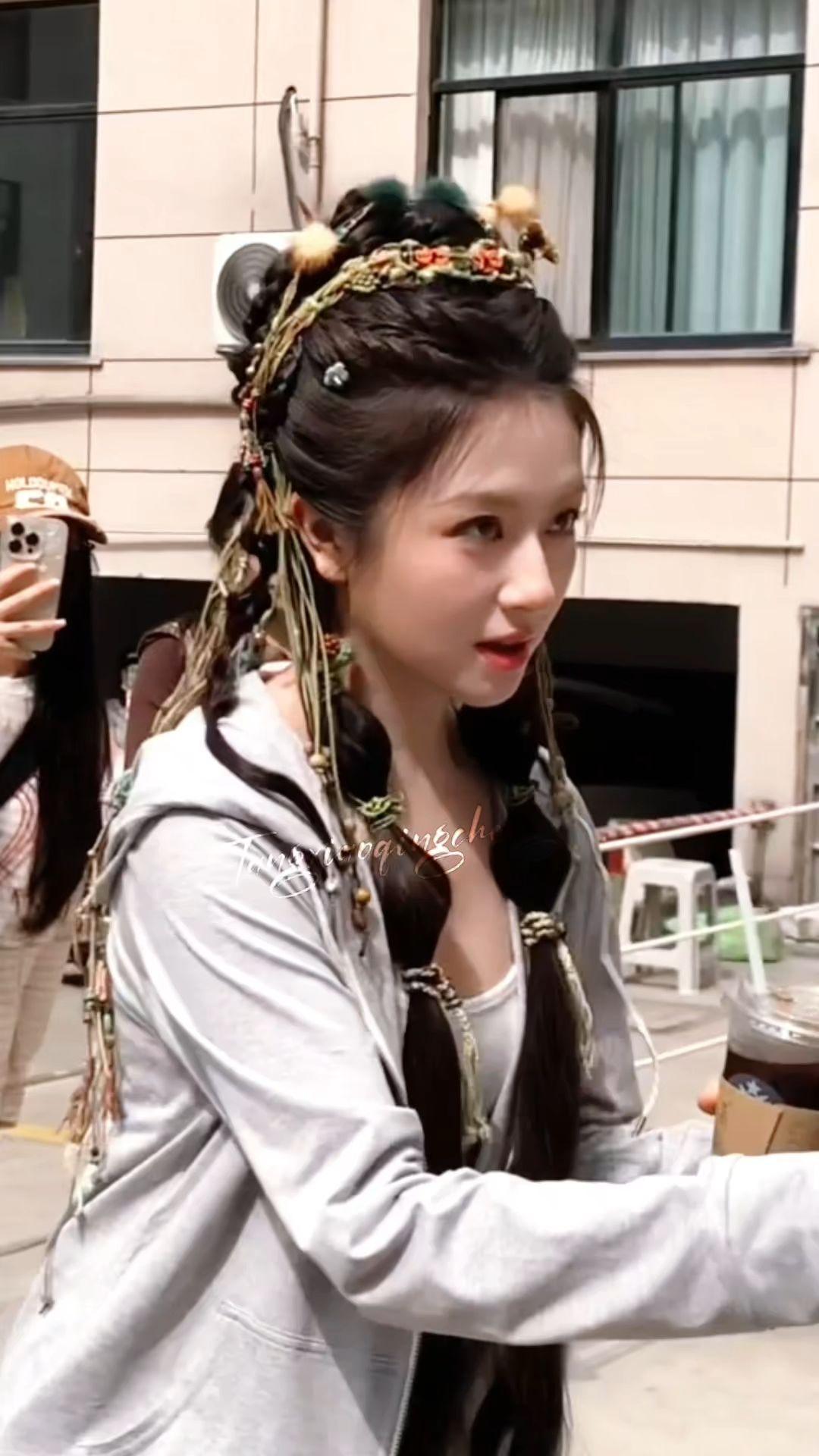 哇哇哇，今天是新造型😍😍大辫子好好看