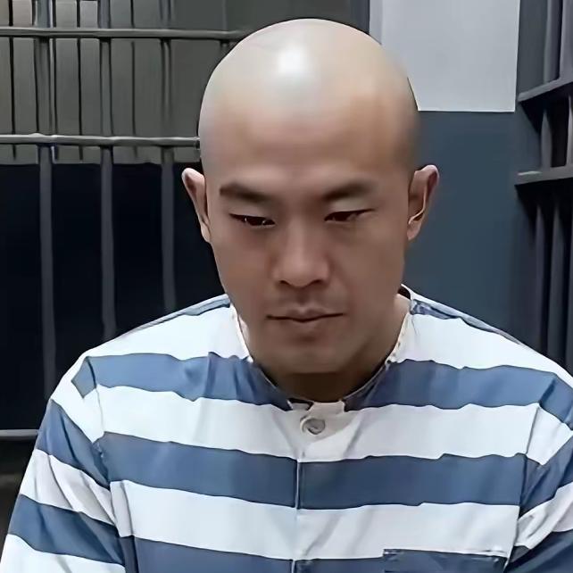 金毛哭了。以前那么横的他，反省完才知道自己闯了多大祸。他浑身发抖，想起老婆以前对