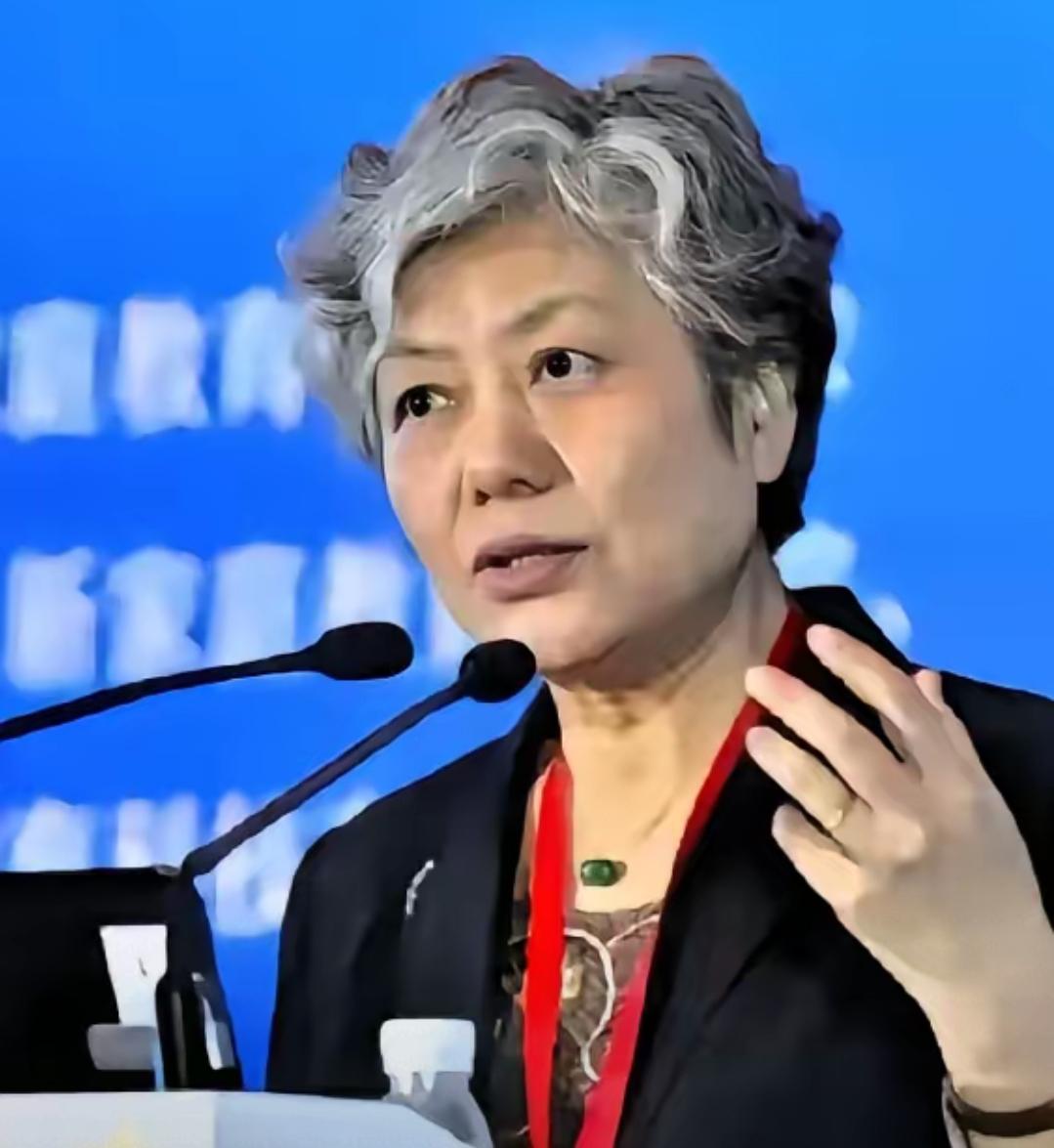 不能判刑，那就高额罚款！”中国人民公安大学李玫瑾教授建议，凡是扶了老人被要求天价