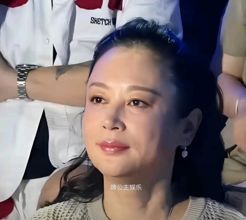 陈红近照 岁月真是一把杀猪刀啊 