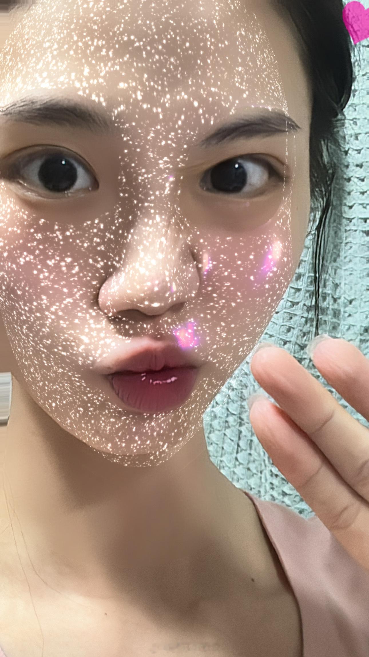 卸了睫毛和美甲 ​​​
