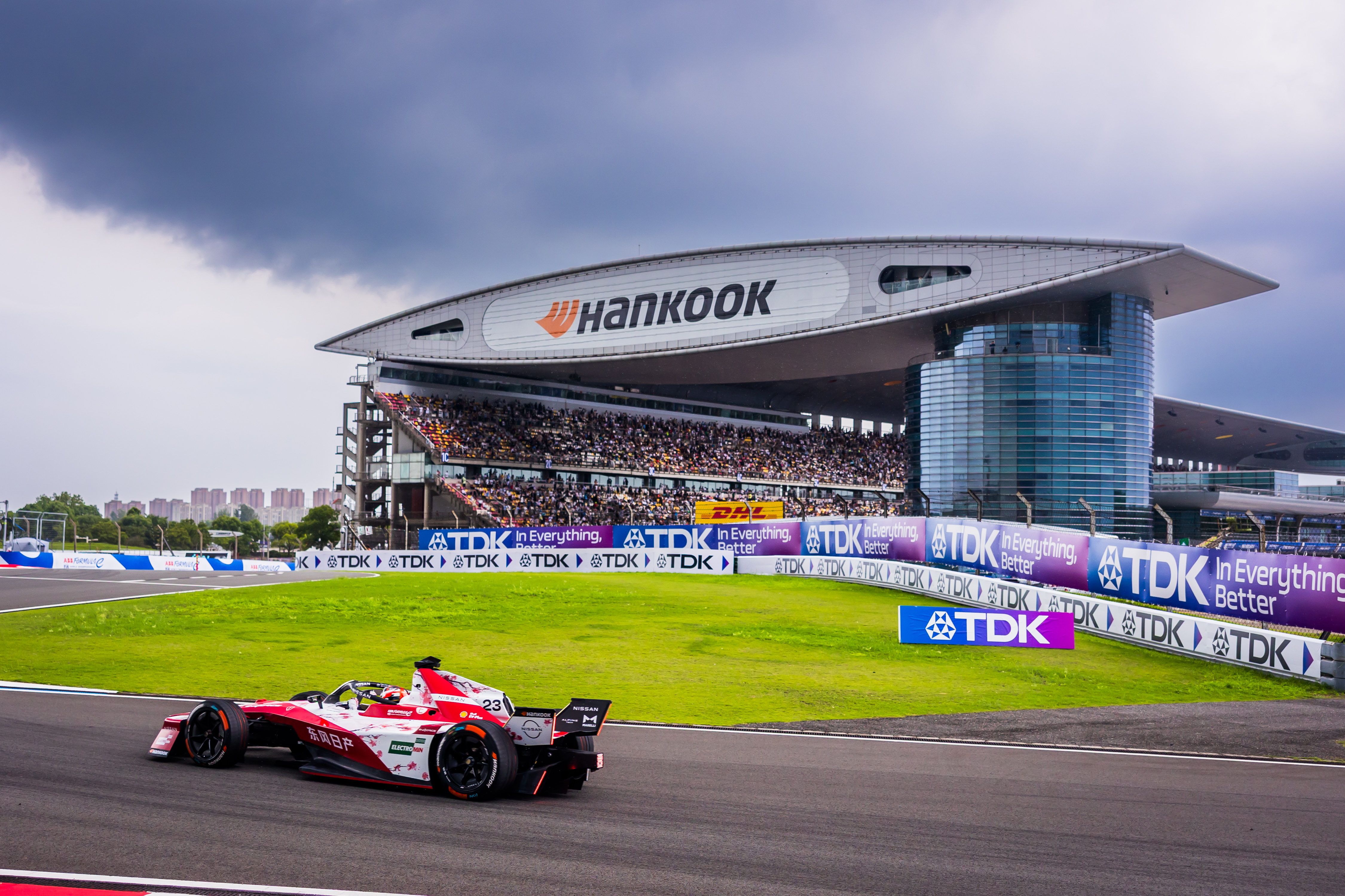 2026FE电动方程式上海站首回合激战落幕日产Formula E 车队罗兰德搭档