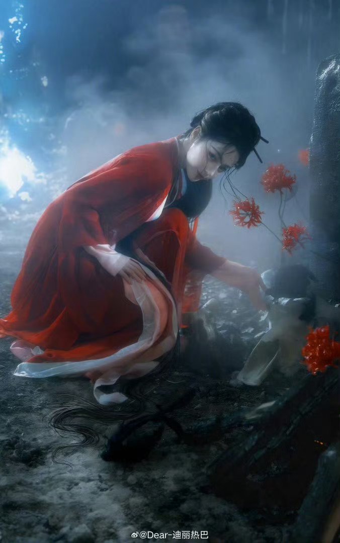 秦榛镜头下的迪丽热巴 一眼万年啊，好美！ 