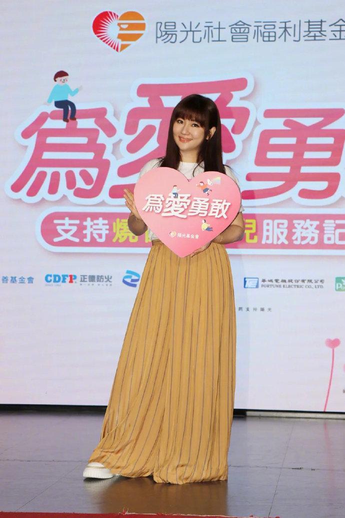 Selina说二胎顺其自然据台媒，Selina 坦言满意当下生活，全心投入育儿，