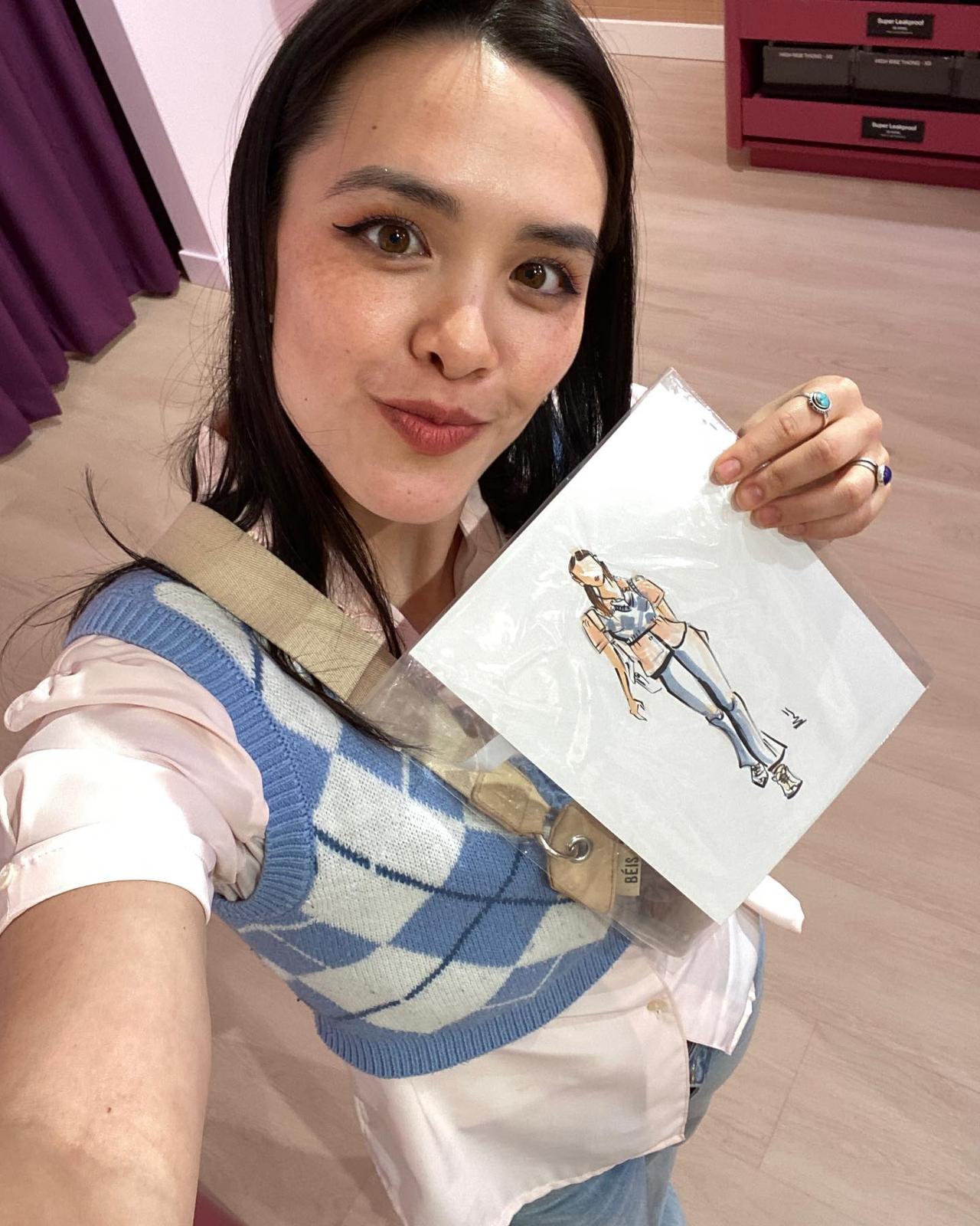 她是香港著名影星钟丽缇的女儿，名字叫张敏钧，今年已经26岁，曾经也是选美比赛亚军