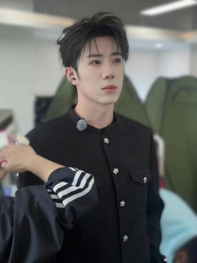 鹭卓逆应援投喂粉丝这下要爱鹭卓一辈子了从千里送馕到暖心投喂麦当劳，鹭卓的逆应援永