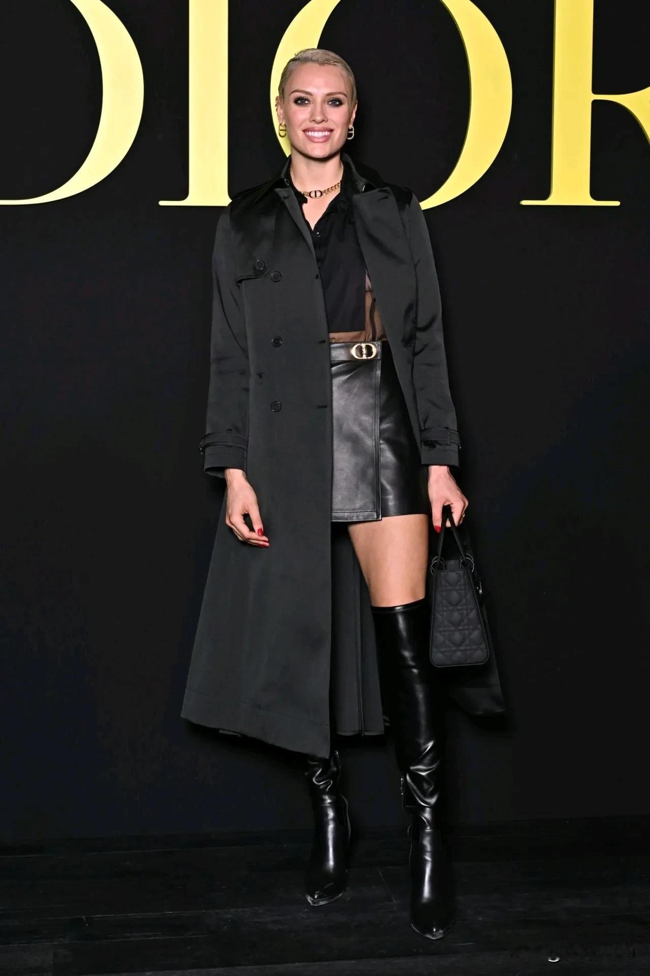 黑色经典[抠鼻]