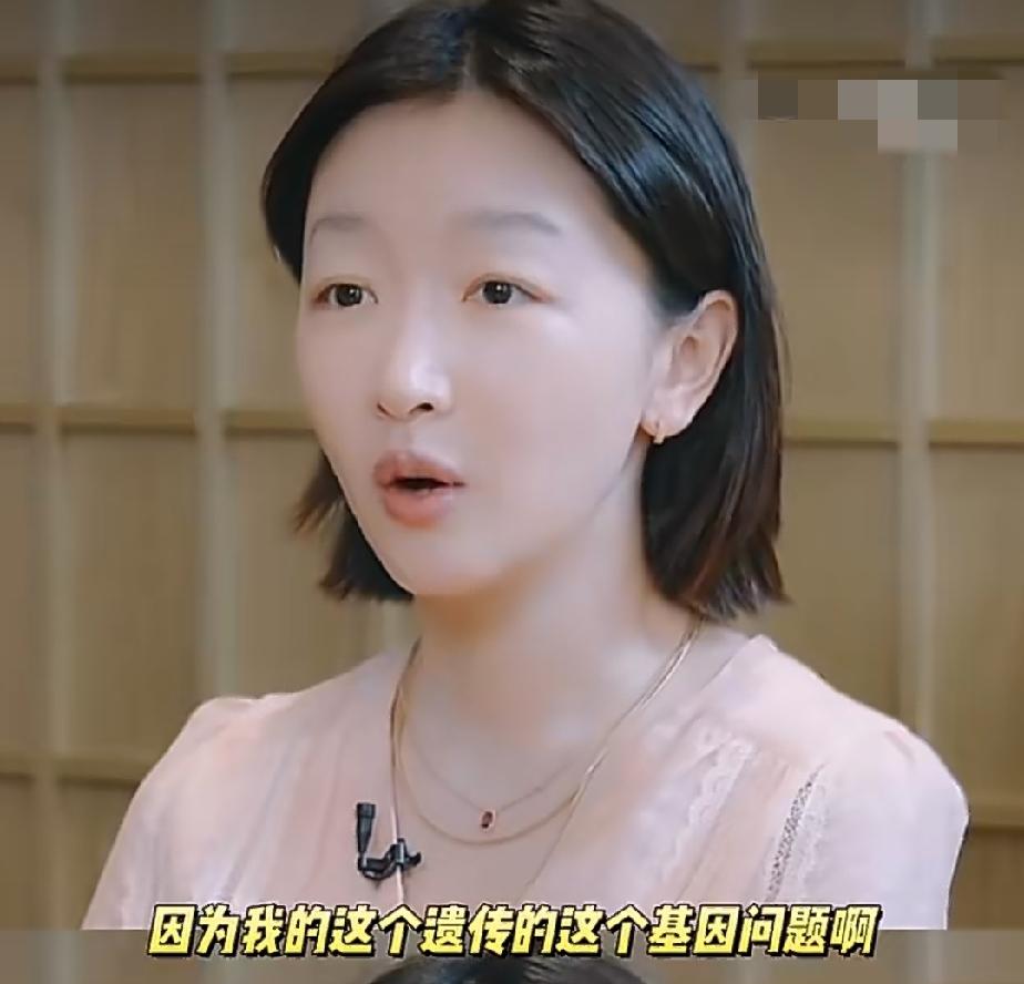 周冬雨参加《花儿与少年2026》采访时说自己生活中不管吃的对的还是不对的，经常拉