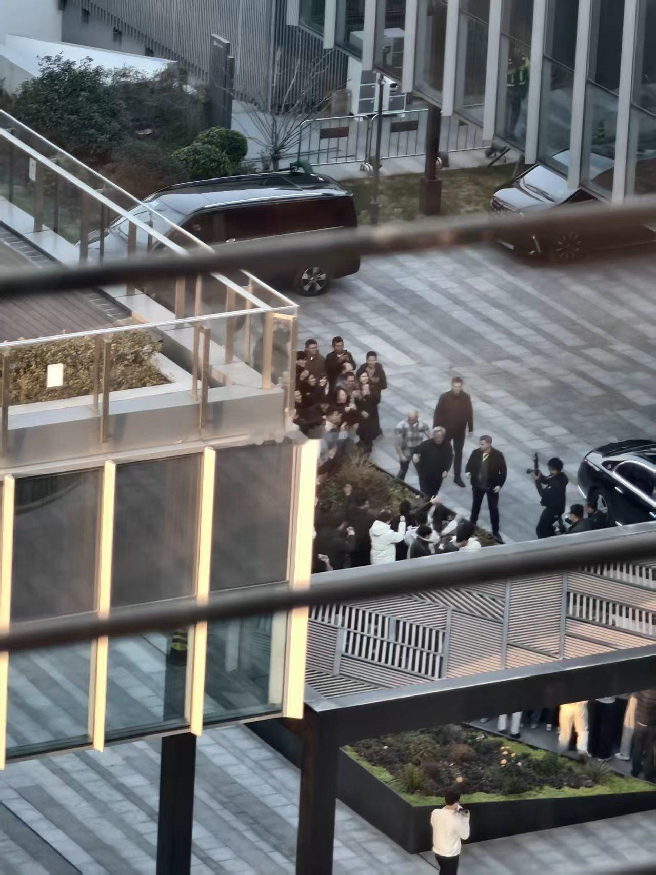 黄仁勋今天来华（via：曹山石曹磊） 