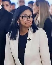 美国财政钳制下的傀儡总统？委内瑞拉政坛困局谁主沉浮
最近新闻说，委内瑞拉的代理总