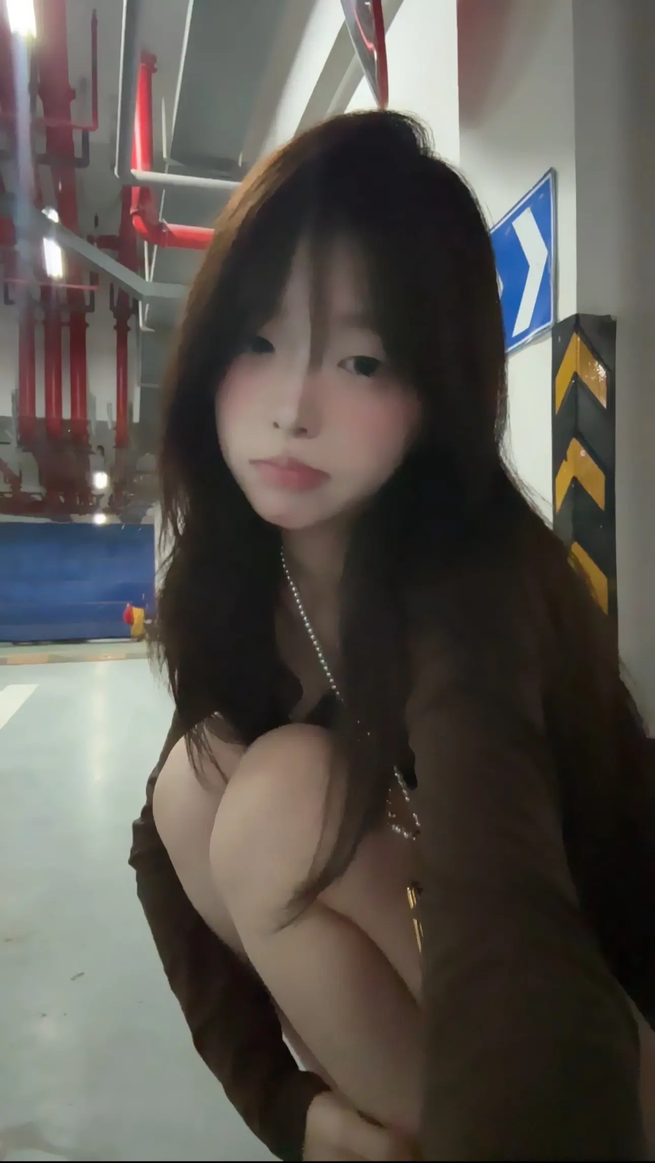 早点睡觉吧 你放不下的人已经哄别人睡觉了