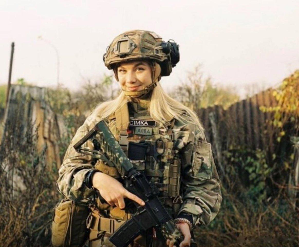 26岁的乌克兰战地医务兵伊万娜·莱梅什科在战斗中阵亡，去世前她曾说：“在胜利到来